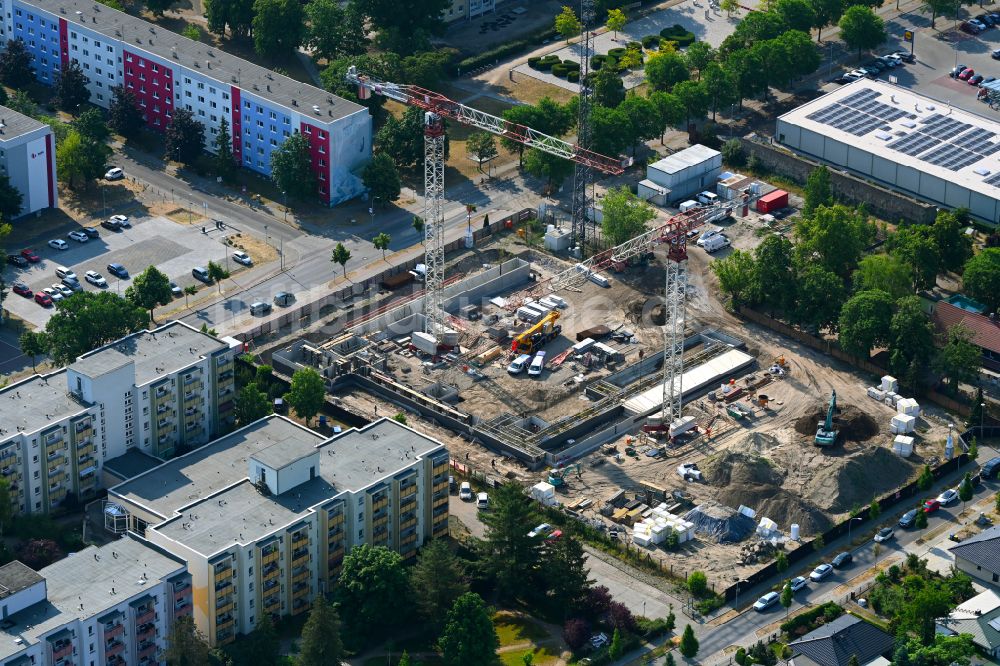 Oranienburg von oben - Baustelle zum Neubau eines Studenten- Wohnheims an der Martin-Luther-Straße in Oranienburg im Bundesland Brandenburg, Deutschland