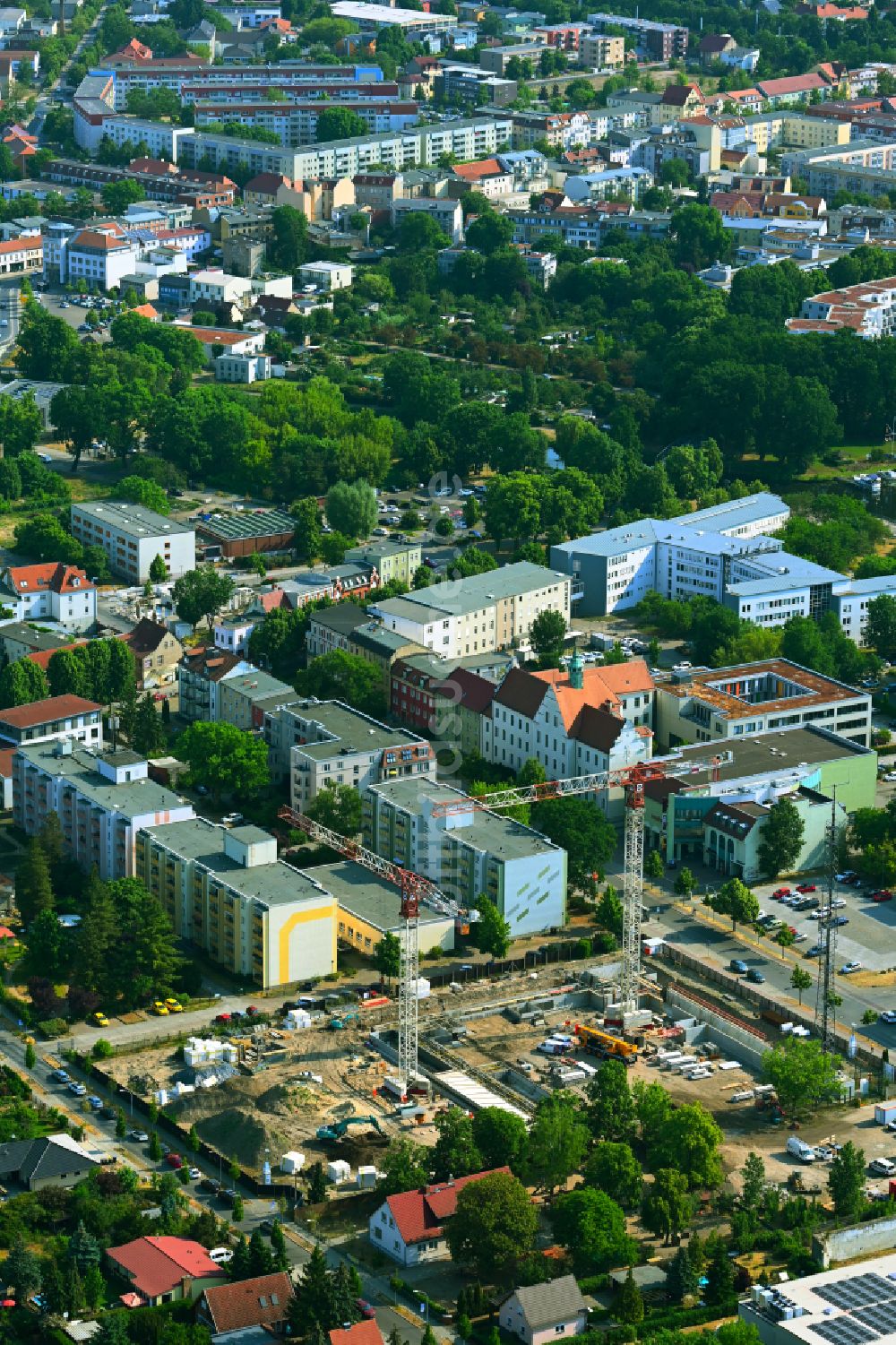 Oranienburg von oben - Baustelle zum Neubau eines Studenten- Wohnheims an der Martin-Luther-Straße in Oranienburg im Bundesland Brandenburg, Deutschland