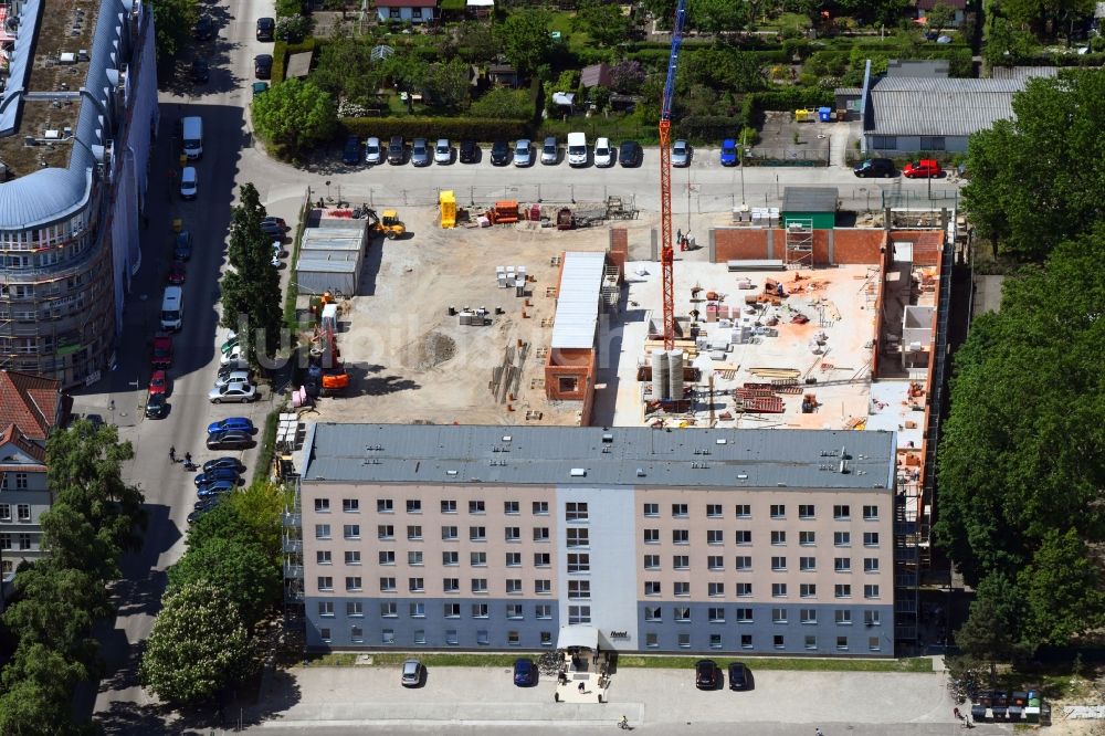 Luftbild Berlin - Baustelle zum Neubau eines Supermarkts an der Gotlindestraße im Ortsteil Lichtenberg in Berlin, Deutschland