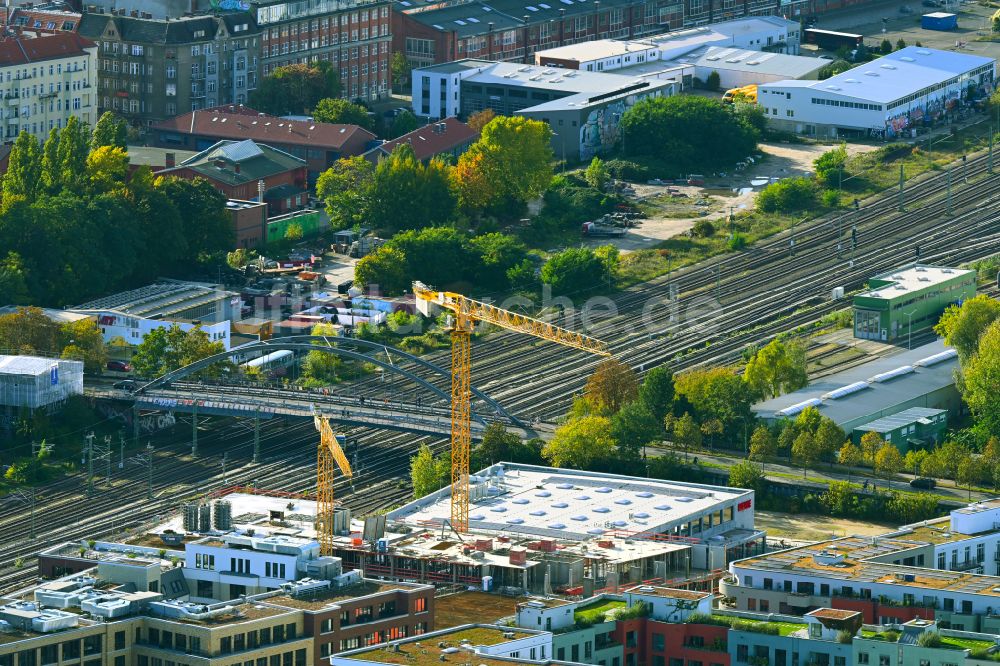 Berlin von oben - Baustelle zum Neubau eines Supermarkts REWE in Berlin, Deutschland