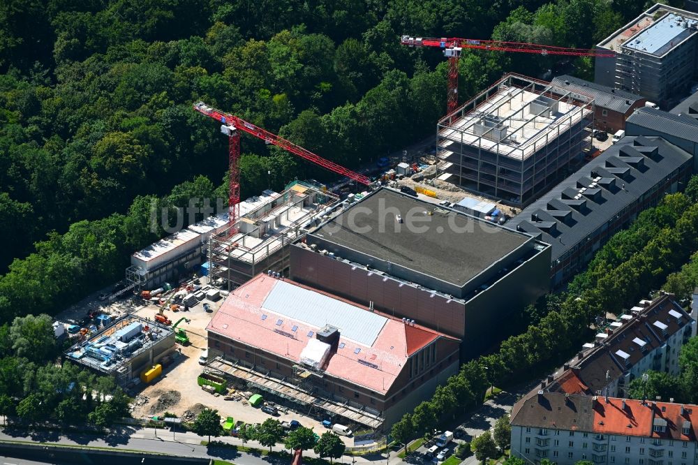 München von oben - Baustelle zum Neubau der Veranstaltungshalle an der Hans-Preißinger-Straße in München im Bundesland Bayern, Deutschland
