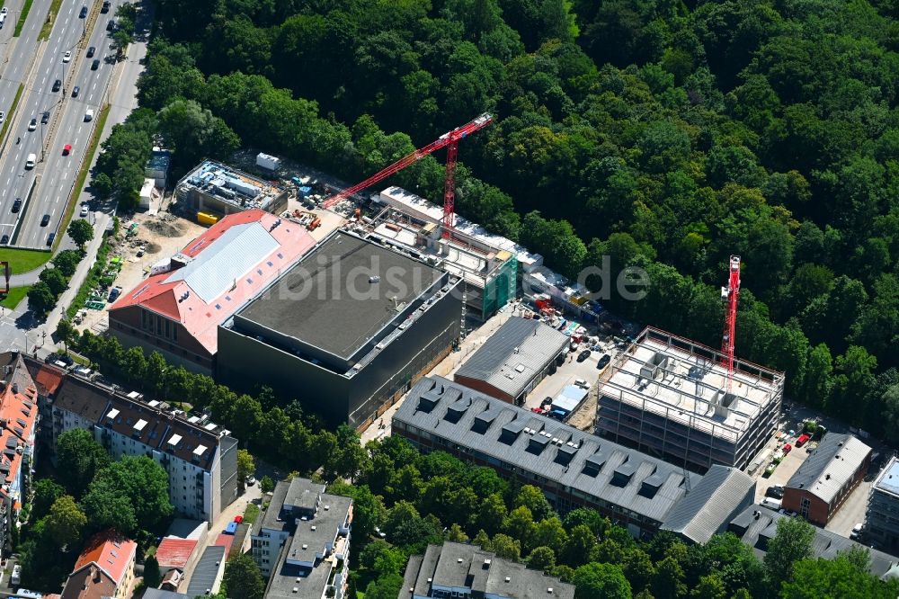 Luftbild München - Baustelle zum Neubau der Veranstaltungshalle an der Hans-Preißinger-Straße in München im Bundesland Bayern, Deutschland