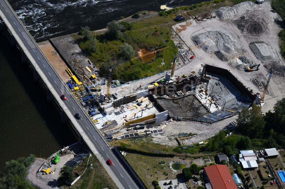 Luftbild Muldestausee - Baustelle zum Neubau Wasserkraftwerk am Muldestausee- Auslauf in Muldestausee im Bundesland Sachsen-Anhalt, Deutschland