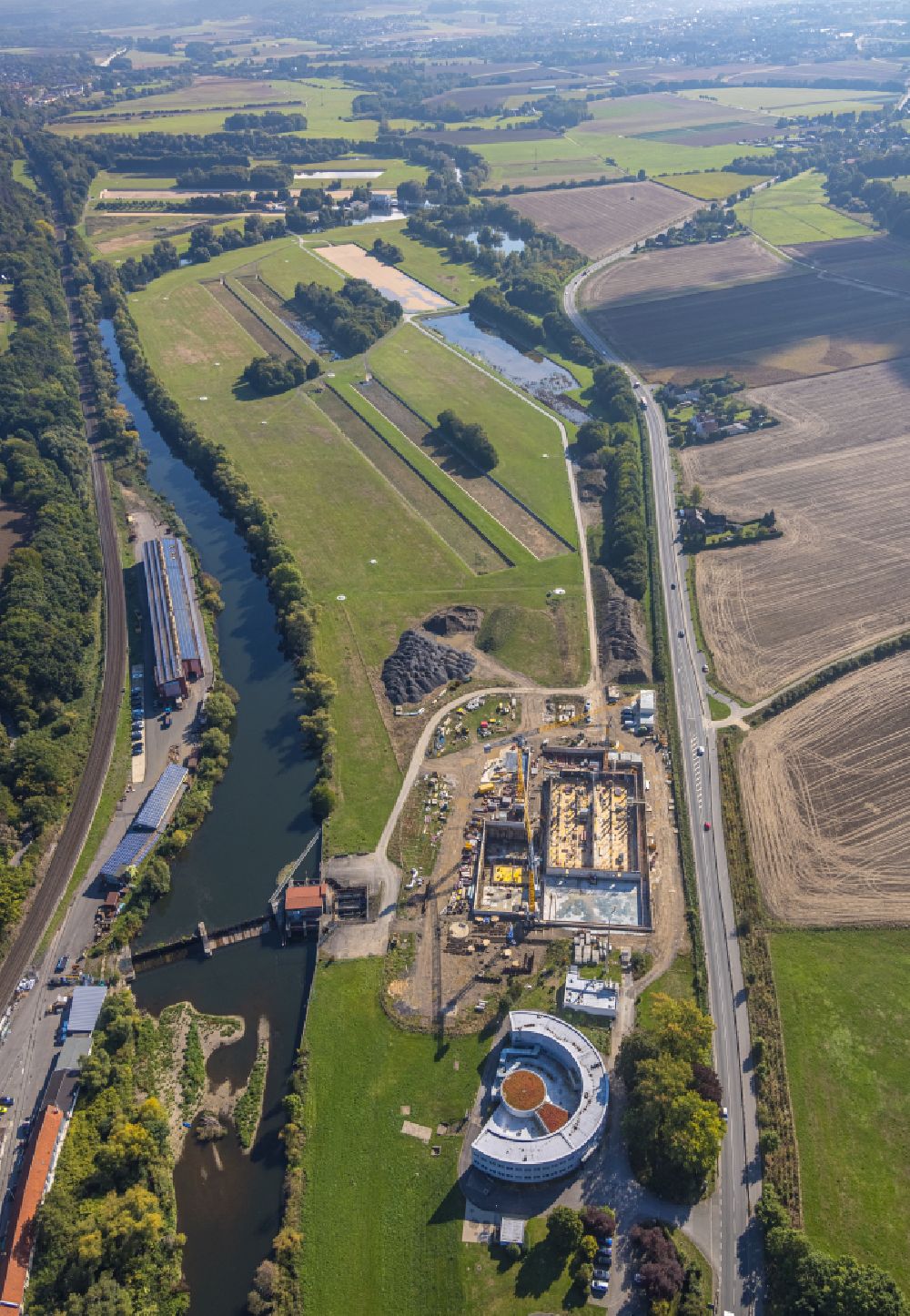 Menden (Sauerland) von oben - Baustelle zum Neubau des Wasserwerks Halingen zur Trinkwasser- Aufbereitung an der Provinzialstraße in Menden (Sauerland) im Bundesland Nordrhein-Westfalen, Deutschland