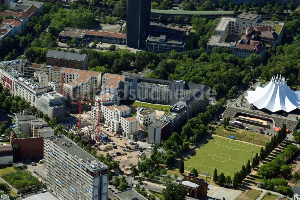 Luftaufnahme Berlin - Baustelle zum Neubau von Wohn- und Bürogebäuden in Berlin, Deutschland