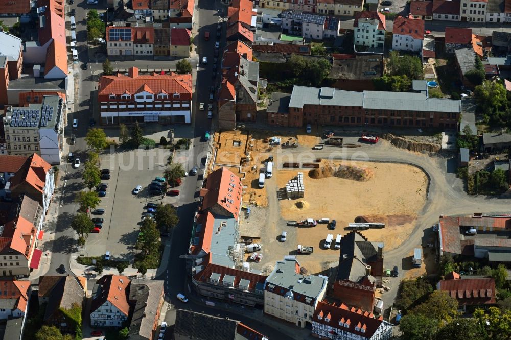 Luftbild Burg - Baustelle zum Neubau eines Wohn- und Geschäftshauses an der Brüderstraße in Burg im Bundesland Sachsen-Anhalt, Deutschland