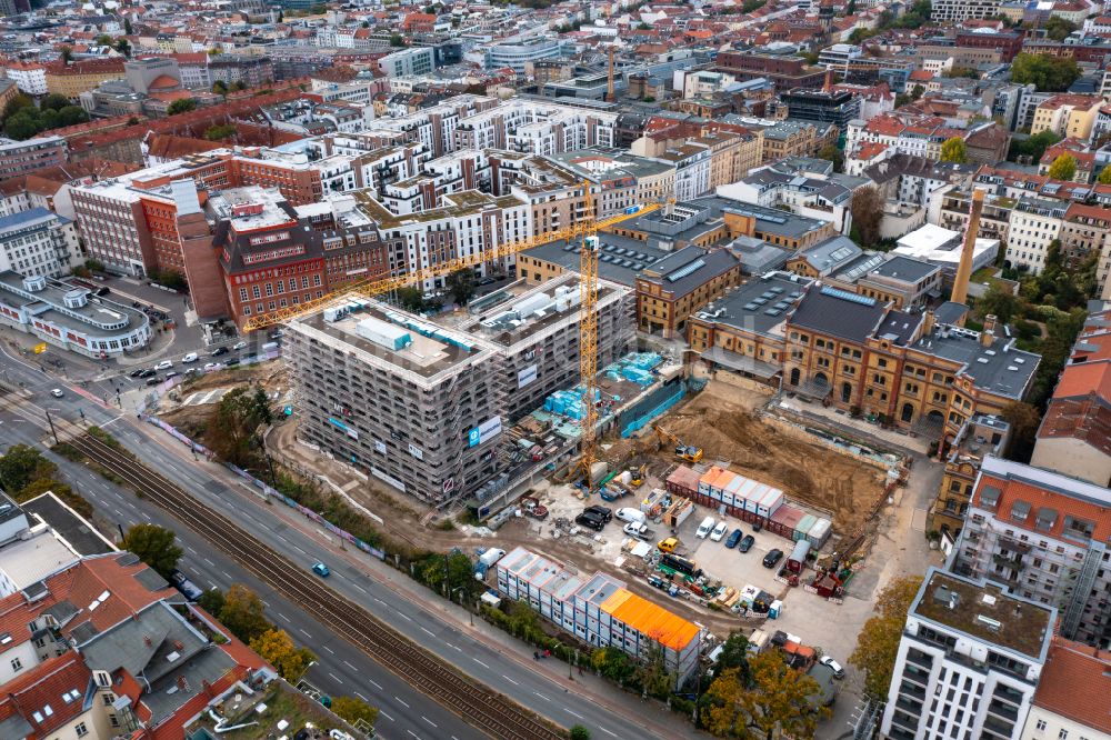 Berlin von oben - Baustelle zum Neubau eines Wohn- und Geschäftshauses Bötzow Berlin in Berlin, Deutschland