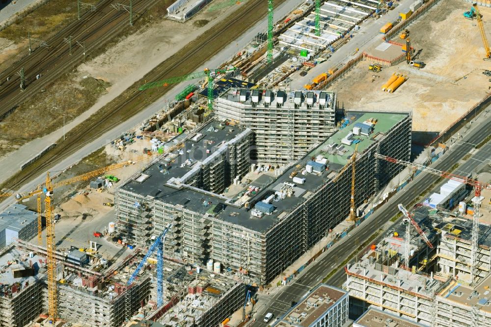 Luftbild Berlin - Baustelle zum Neubau eines Wohn- und Geschäftshauses QH Core im Ortsteil Moabit in Berlin, Deutschland