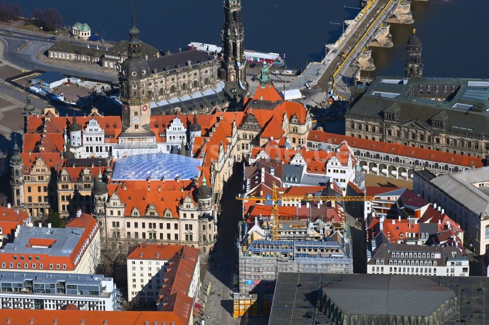 Dresden von oben - Baustelle zum Neubau eines Wohn- und Geschäftshauses in Dresden im Bundesland Sachsen, Deutschland