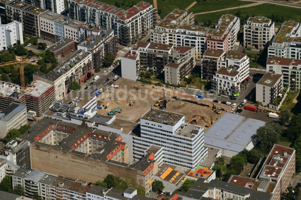 Luftbild Berlin - Baustelle zum Neubau eines Wohn- und Geschäftshauses 3 Höfe im Ortsteil Tiergarten in Berlin, Deutschland