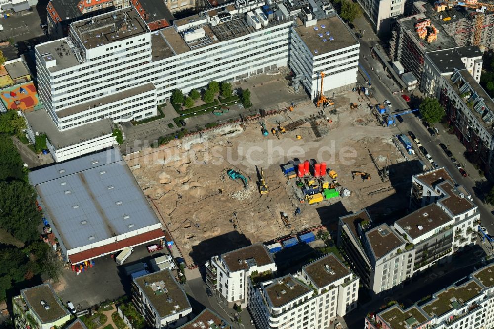Berlin aus der Vogelperspektive: Baustelle zum Neubau eines Wohn- und Geschäftshauses 3 Höfe im Ortsteil Tiergarten in Berlin, Deutschland