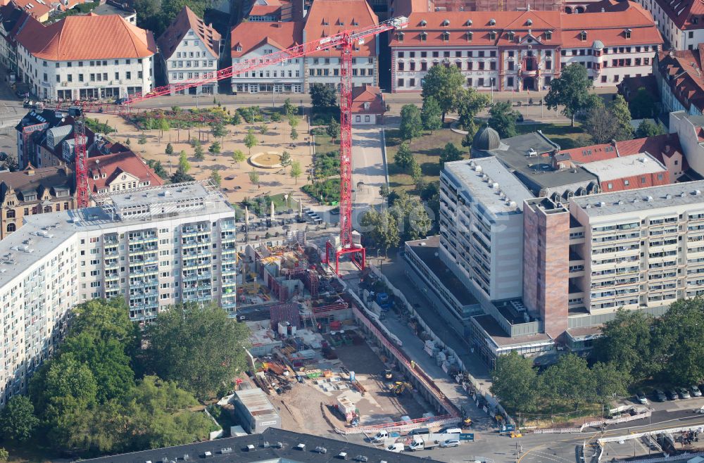 Luftaufnahme Erfurt - Baustelle zum Neubau eines Wohn- und Geschäftshauses an der Neuwerkstraße - Juri-Gagarin-Ring in Erfurt im Bundesland Thüringen, Deutschland
