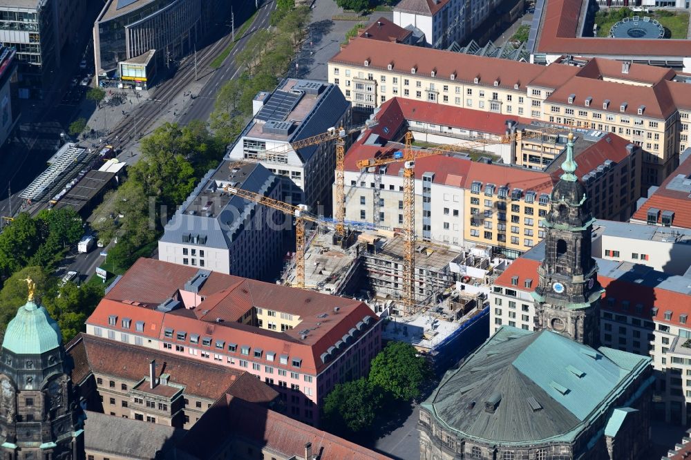 Luftaufnahme Dresden - Baustelle zum Neubau eines Wohn- und Geschäftshauses im Ortsteil Zentrum in Dresden im Bundesland Sachsen, Deutschland