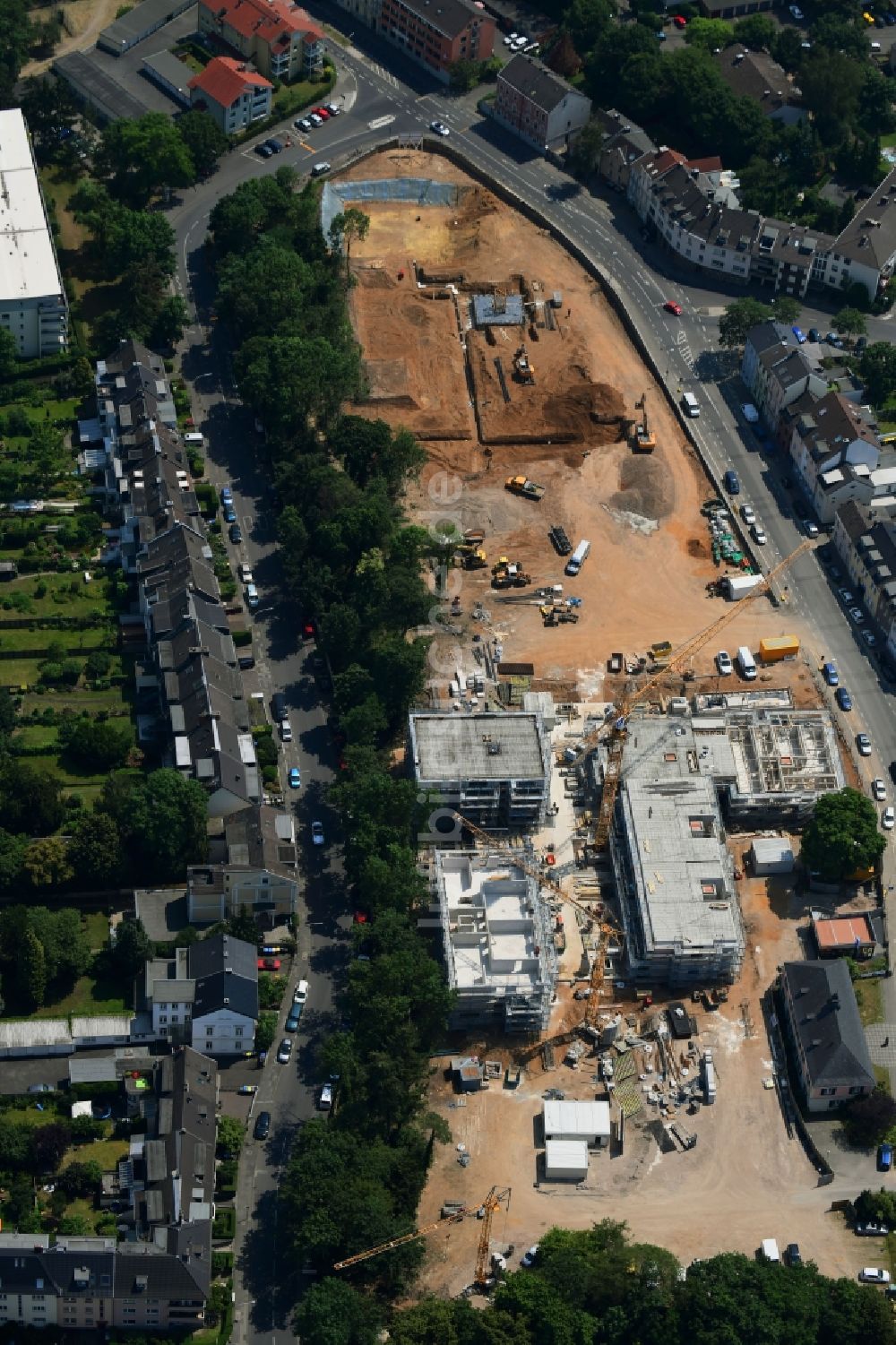 Luftbild Bonn - Baustelle zum Neubau eines Wohn- und Geschäftshauses an der Schumannshöhe im Ortsteil Endenich in Bonn im Bundesland Nordrhein-Westfalen, Deutschland