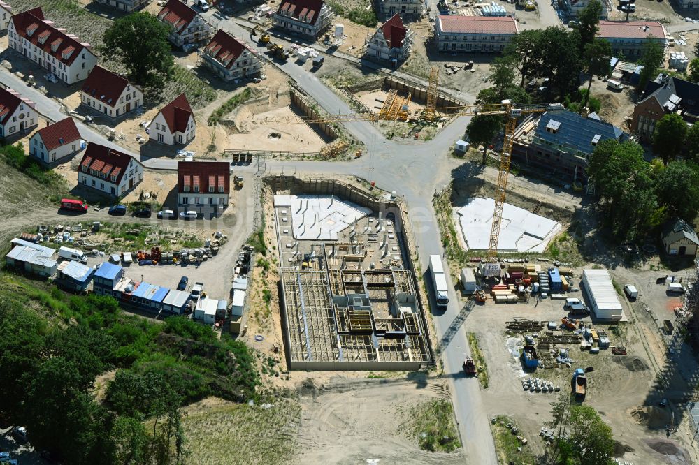 Luftaufnahme Beelitz - Baustelle zum Neubau eines Wohngebiets Quartier Beelitz-Heilstätten in Beelitz im Bundesland Brandenburg, Deutschland