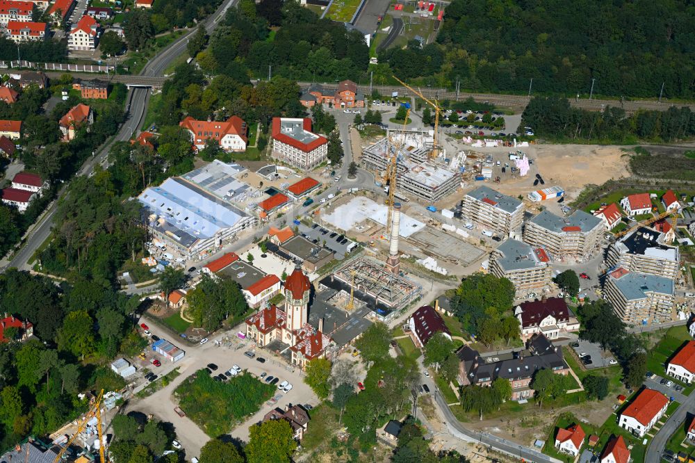 Beelitz aus der Vogelperspektive: Baustelle zum Neubau eines Wohngebiets Quartier Beelitz-Heilstätten in Beelitz im Bundesland Brandenburg, Deutschland