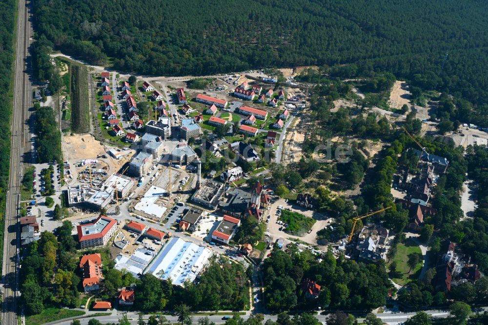 Luftaufnahme Beelitz - Baustelle zum Neubau eines Wohngebiets Quartier Beelitz-Heilstätten in Beelitz im Bundesland Brandenburg, Deutschland