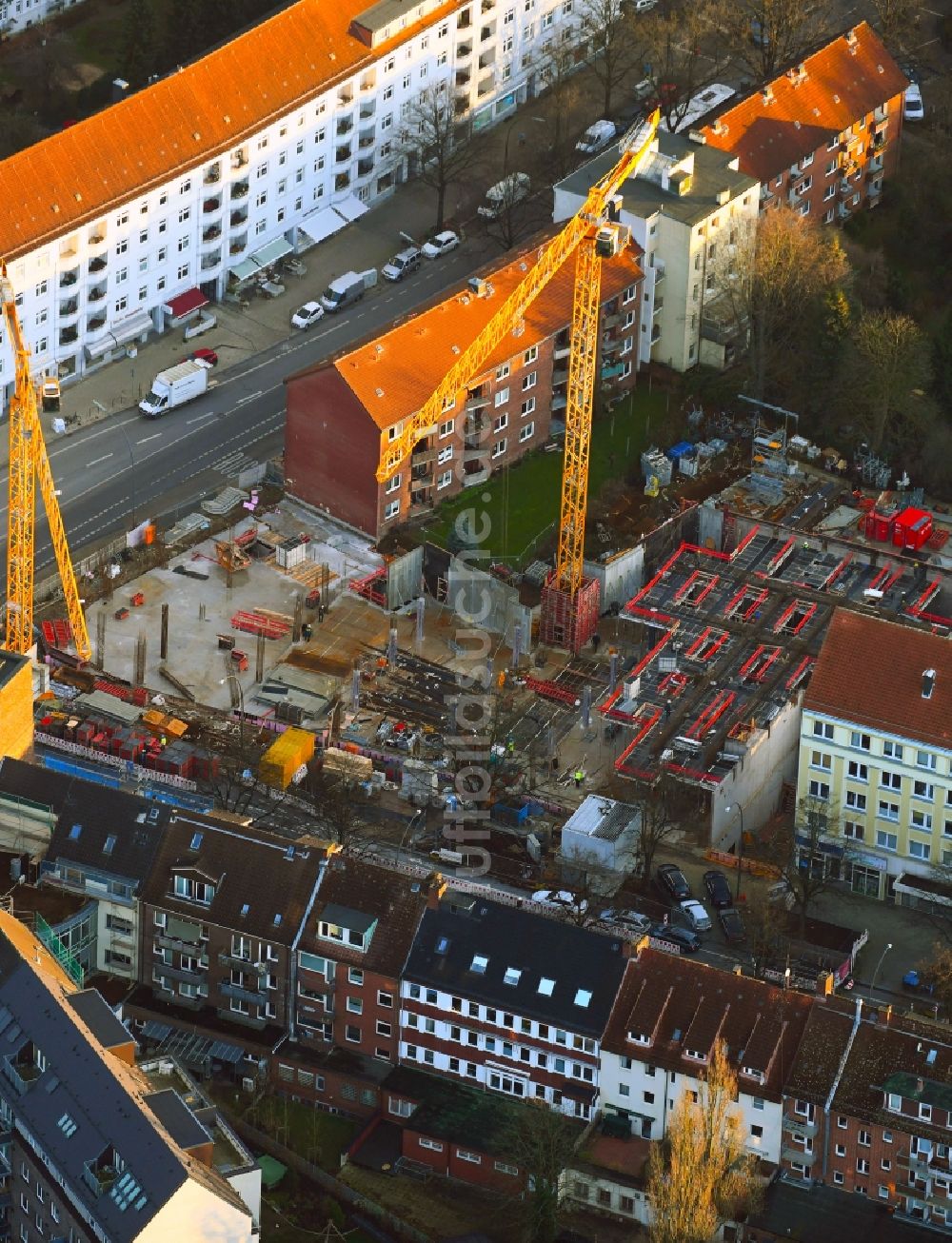 Hamburg von oben - Baustelle zum Neubau eines Wohnhauses BARMBEKER BOGEN im Ortsteil Barmbek in Hamburg, Deutschland