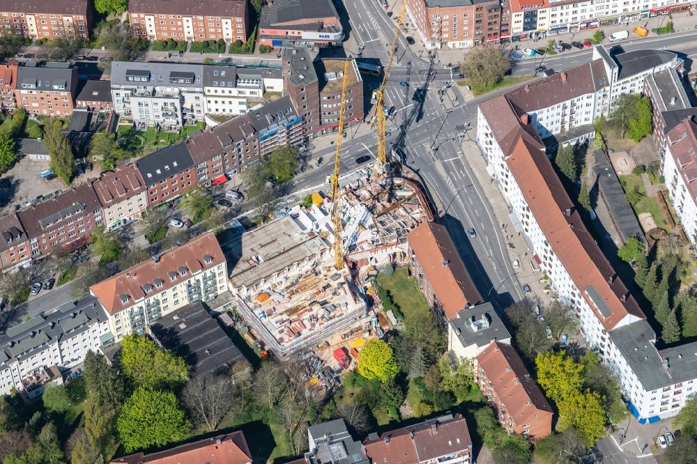 Hamburg von oben - Baustelle zum Neubau eines Wohnhauses BARMBEKER BOGEN im Ortsteil Barmbek in Hamburg, Deutschland