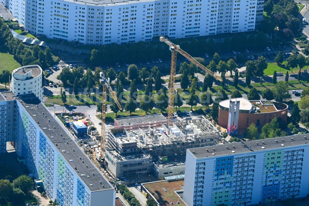 Luftaufnahme Berlin - Baustelle zum Neubau eines Wohnhauses in Berlin, Deutschland