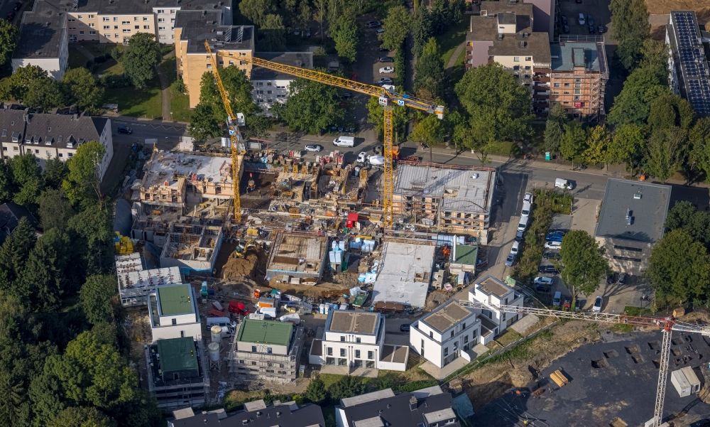 Bochum von oben - Baustelle zum Neubau eines Wohnhauses an der Brantropstraße in Bochum im Bundesland Nordrhein-Westfalen, Deutschland