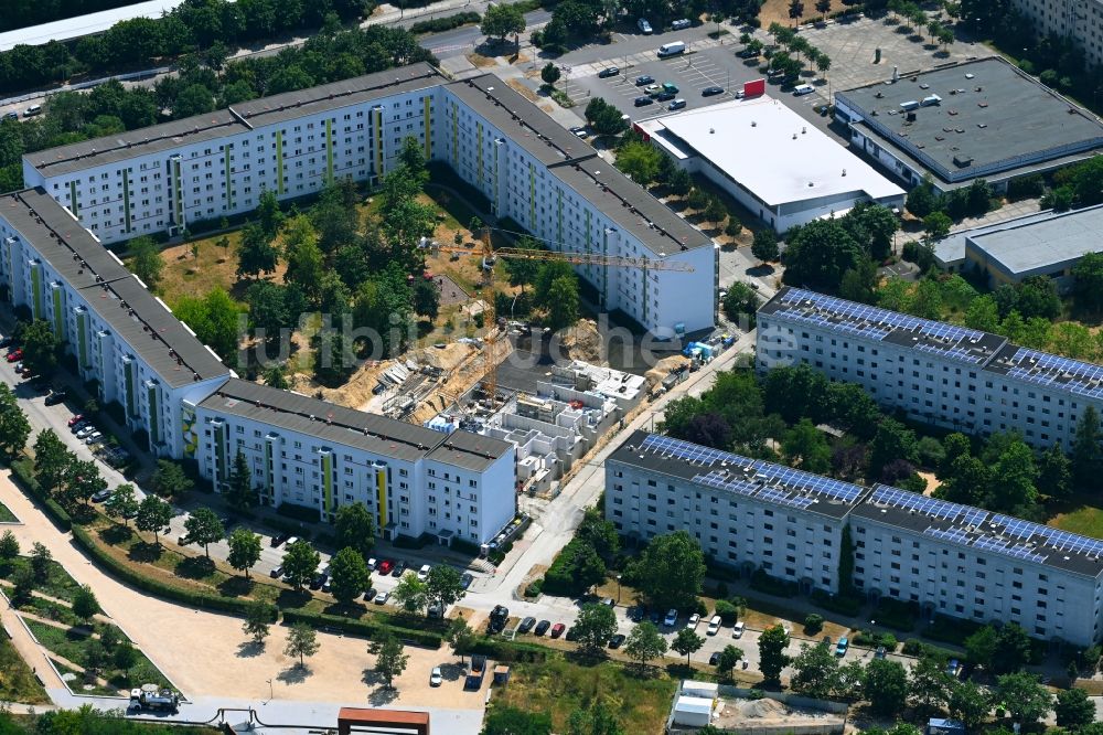 Luftbild Berlin - Baustelle zum Neubau eines Wohnhauses am Feldberger Ring im Ortsteil Kaulsdorf in Berlin, Deutschland