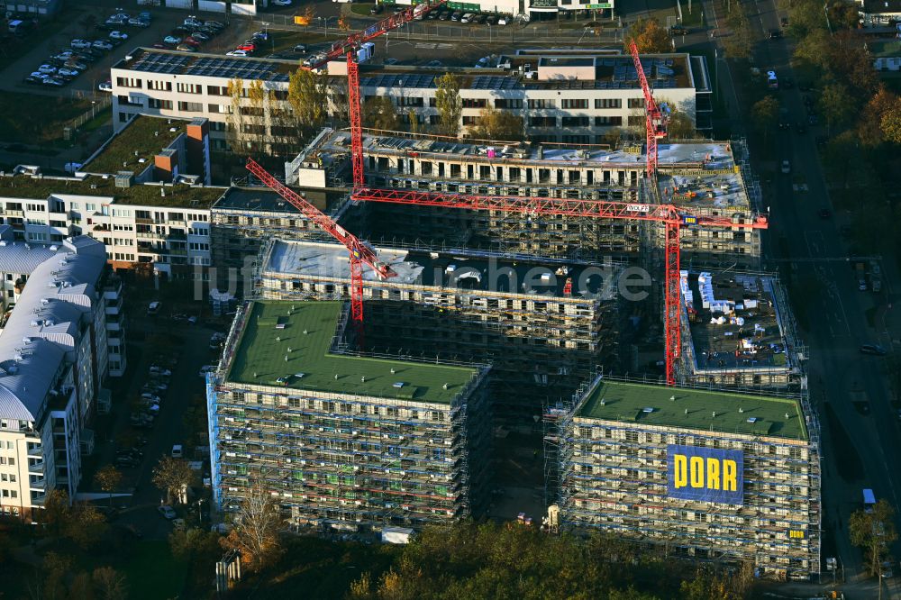Luftaufnahme Berlin - Baustelle zum Neubau eines Wohnhauses Ferdinand's Garden im Ortsteil Hohenschönhausen in Berlin, Deutschland