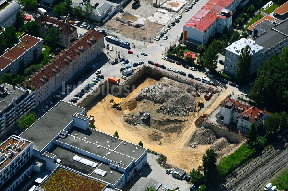 Luftbild München - Baustelle zum Neubau eines Wohnhauses an der Flößergasse - Steinerstraße in München im Bundesland Bayern, Deutschland