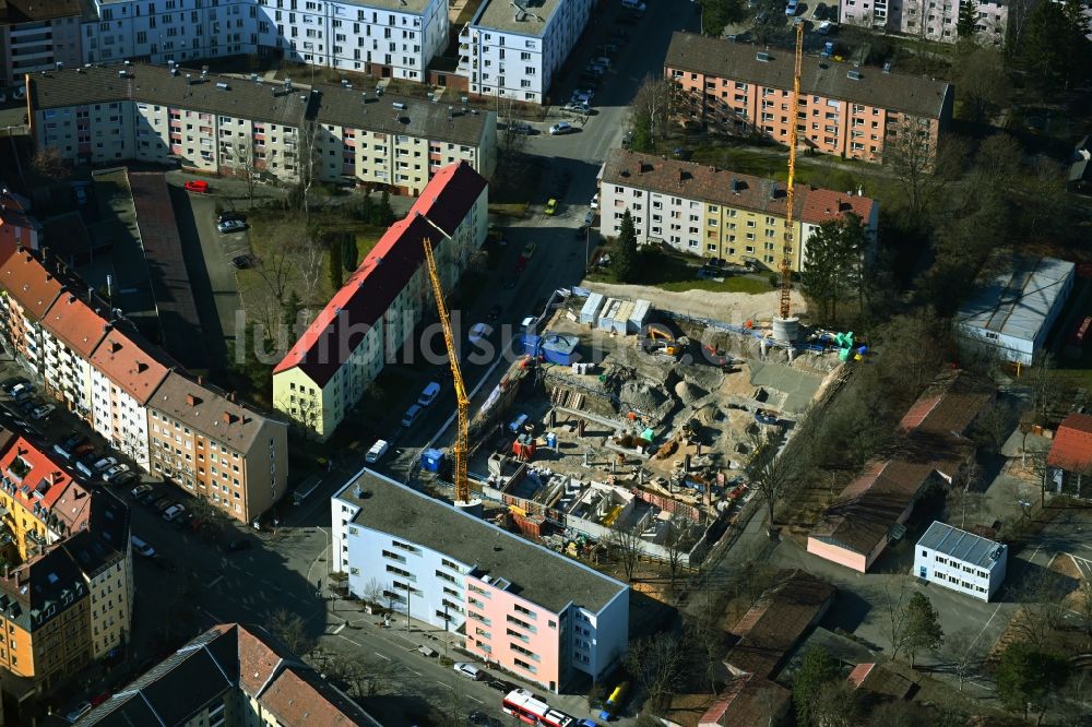 Nürnberg von oben - Baustelle zum Neubau eines Wohnhauses an der Friedenstraße im Ortsteil Maxfeld in Nürnberg im Bundesland Bayern, Deutschland
