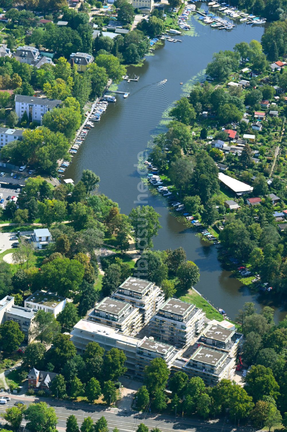 Luftbild Berlin - Baustelle zum Neubau eines Wohnhauses Am Generalshof im Ortsteil Köpenick in Berlin, Deutschland