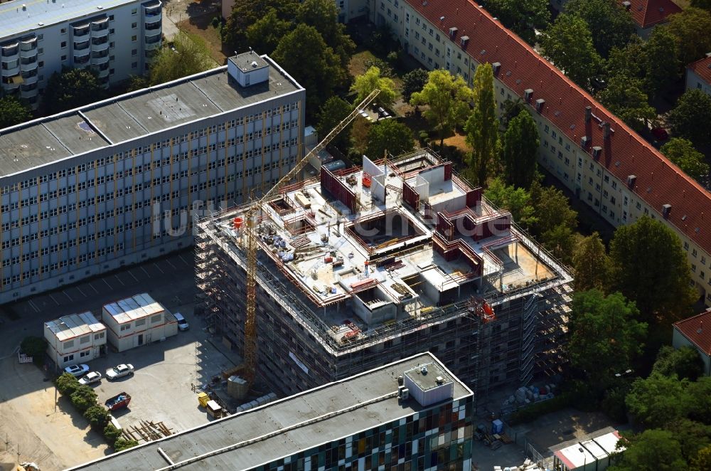 Berlin aus der Vogelperspektive: Baustelle zum Neubau eines Wohnhauses Gotlinde im Ortsteil Lichtenberg in Berlin, Deutschland