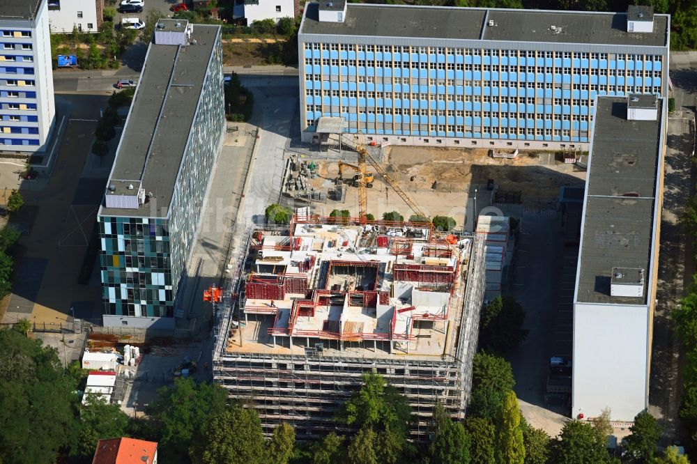 Berlin von oben - Baustelle zum Neubau eines Wohnhauses Gotlinde im Ortsteil Lichtenberg in Berlin, Deutschland