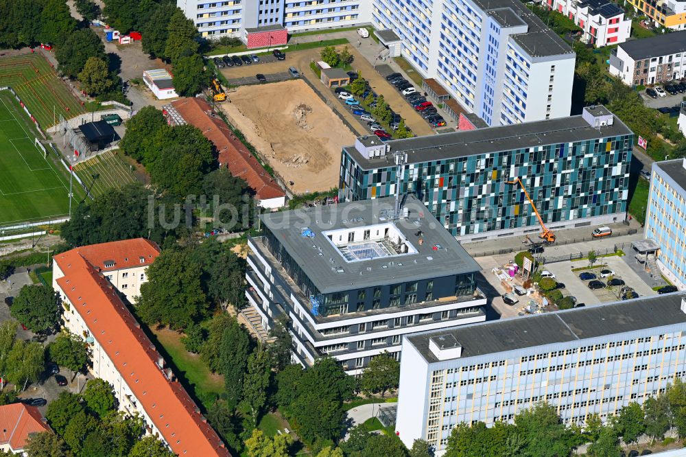 Luftbild Berlin - Baustelle zum Neubau eines Wohnhauses Gotlinde im Ortsteil Lichtenberg in Berlin, Deutschland