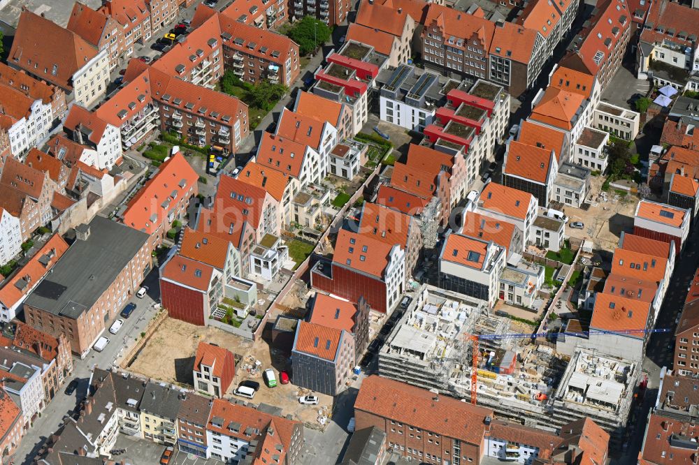 Lübeck von oben - Baustelle zum Neubau eines Wohnhauses im Gründungsviertel im UNESCO-Weltkulturerbe Lübecker Altstadt in Lübeck im Bundesland Schleswig-Holstein, Deutschland