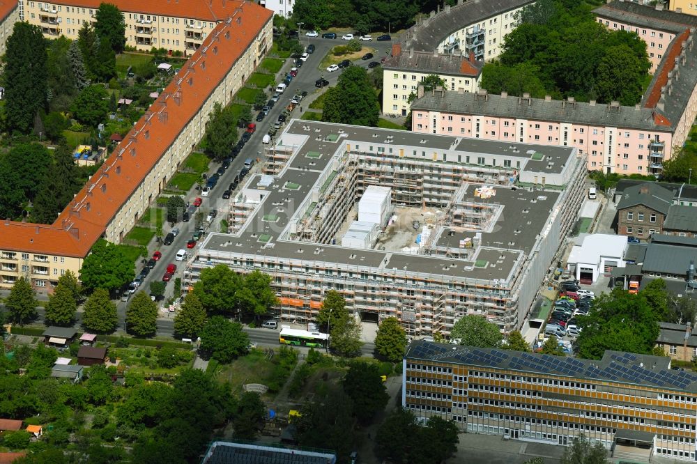 Berlin aus der Vogelperspektive: Baustelle zum Neubau eines Wohnhauses Gustav-Adolf-Straße in Weißensee in Berlin, Deutschland