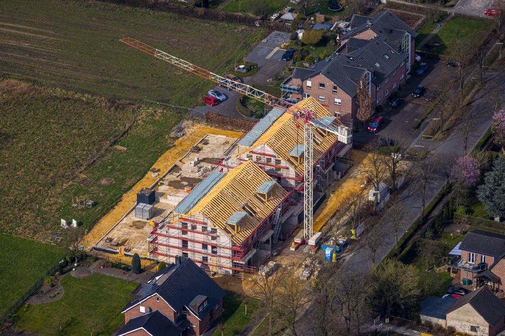 Dolberg von oben - Baustelle zum Neubau eines Wohnhauses Haus Eisvogel - Haus Pirol in Dolberg im Bundesland Nordrhein-Westfalen, Deutschland
