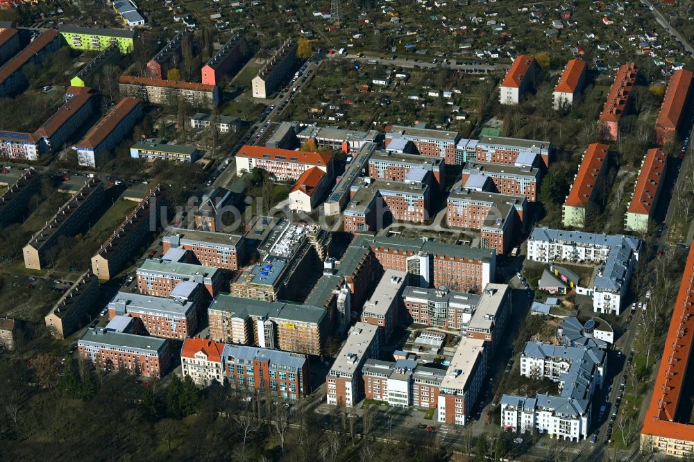Luftbild Berlin - Baustelle zum Neubau eines Wohnhauses an der Johannes-Itten-Straße - DGZ-Ring im Ortsteil Weißensee in Berlin, Deutschland