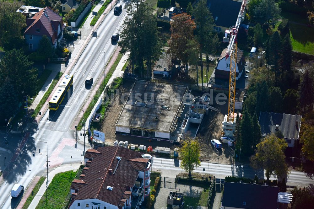 Luftbild Berlin - Baustelle zum Neubau eines Wohnhauses an der Lindenstraße im Ortsteil Kaulsdorf in Berlin, Deutschland