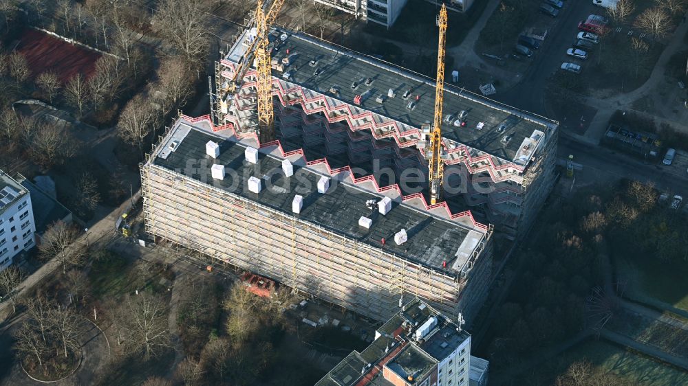 Luftaufnahme Berlin - Baustelle zum Neubau eines Wohnhauses Lion-Feuchtwanger-Straße 61 in Berlin, Deutschland