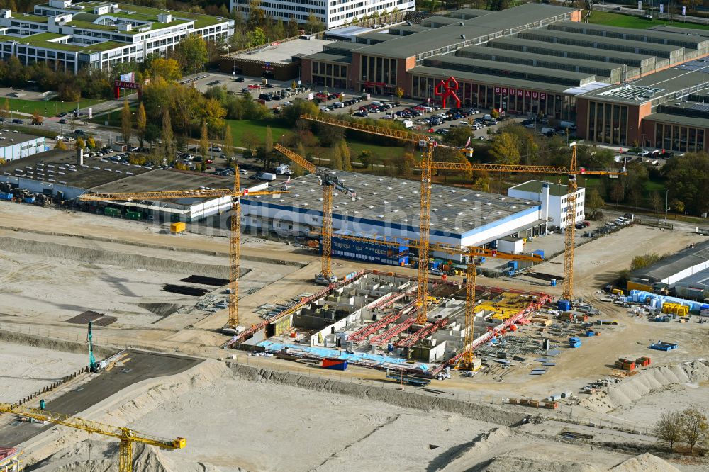 München von oben - Baustelle zum Neubau eines Wohnhauses in München im Bundesland Bayern, Deutschland