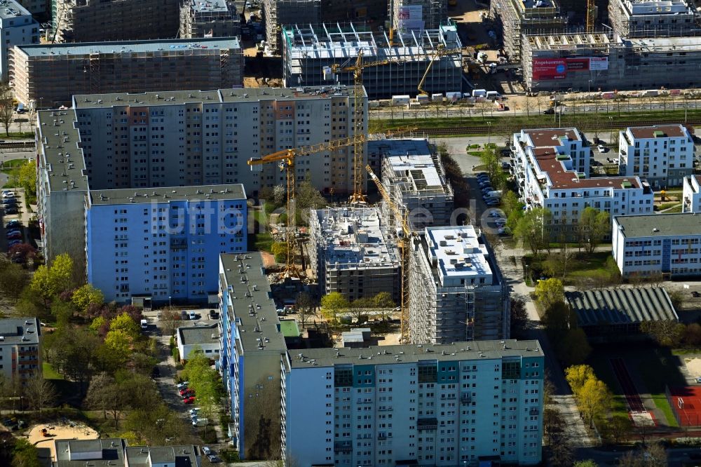 Berlin von oben - Baustelle zum Neubau eines Wohnhauses im Ortsteil Hellersdorf in Berlin, Deutschland