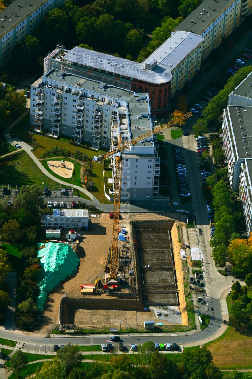 Luftbild Berlin - Baustelle zum Neubau eines Wohnhauses im Ortsteil Hellersdorf in Berlin, Deutschland