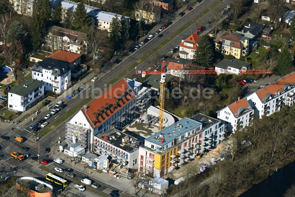 Berlin von oben - Baustelle zum Neubau eines Wohnhauses im Ortsteil Lichterfelde in Berlin, Deutschland