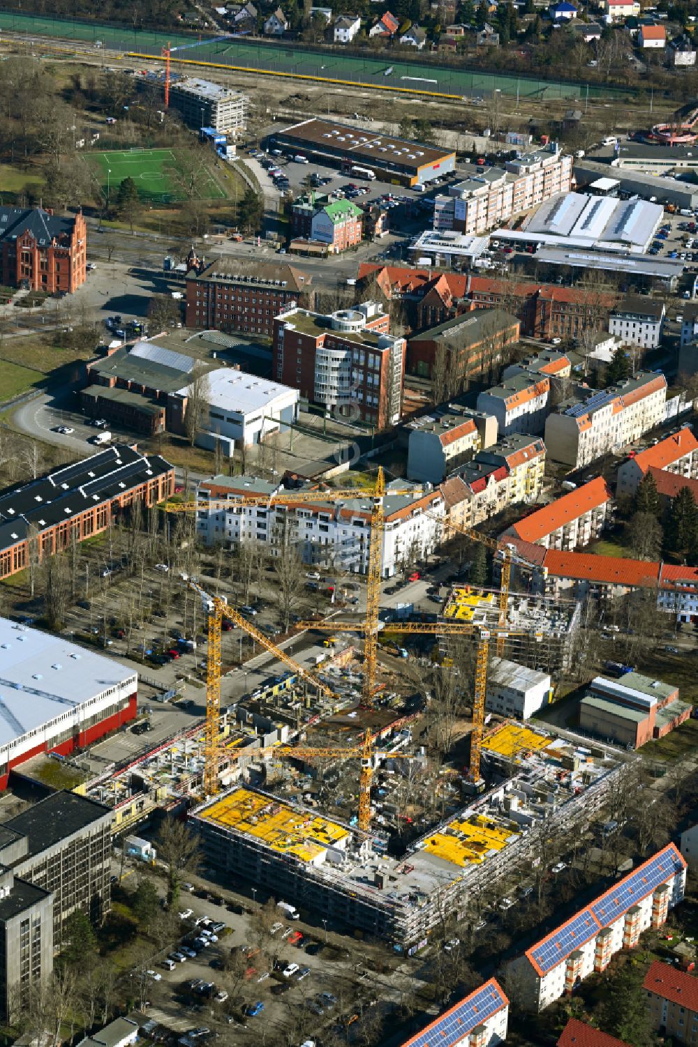 Berlin von oben - Baustelle zum Neubau eines Wohnhauses im Ortsteil Tegel in Berlin, Deutschland