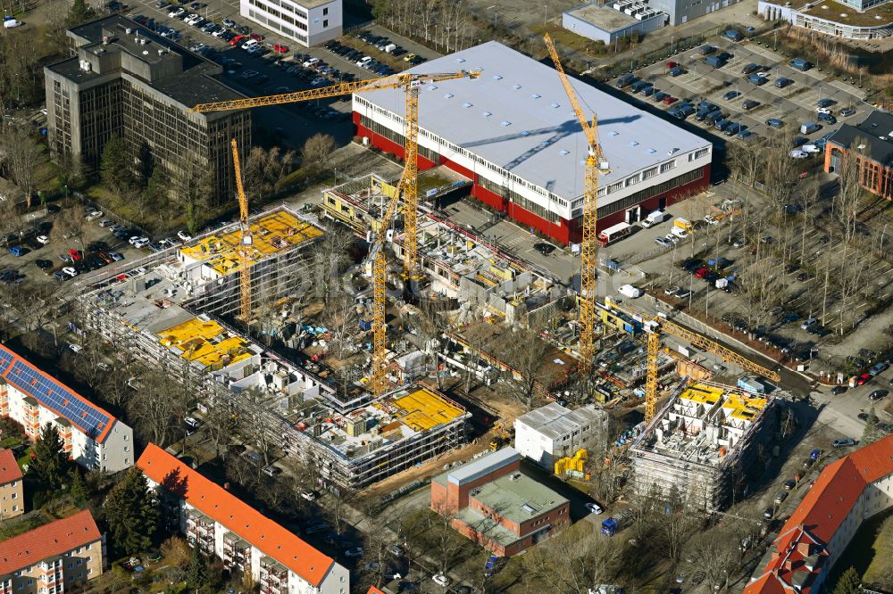 Berlin aus der Vogelperspektive: Baustelle zum Neubau eines Wohnhauses im Ortsteil Tegel in Berlin, Deutschland