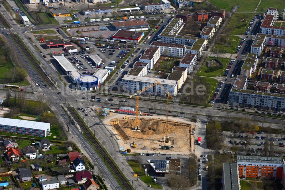 Luftbild Berlin - Baustelle zum Neubau eines Wohnhauses Pöhlbergstraße im Ortsteil Marzahn in Berlin, Deutschland