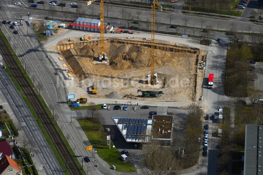 Berlin von oben - Baustelle zum Neubau eines Wohnhauses Pöhlbergstraße im Ortsteil Marzahn in Berlin, Deutschland