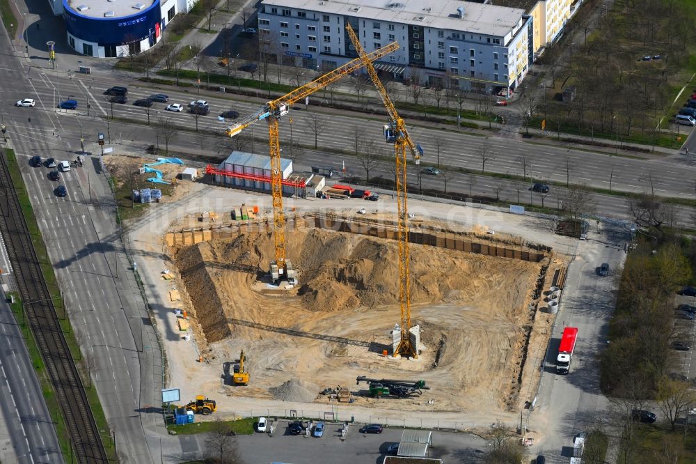 Luftbild Berlin - Baustelle zum Neubau eines Wohnhauses Pöhlbergstraße im Ortsteil Marzahn in Berlin, Deutschland