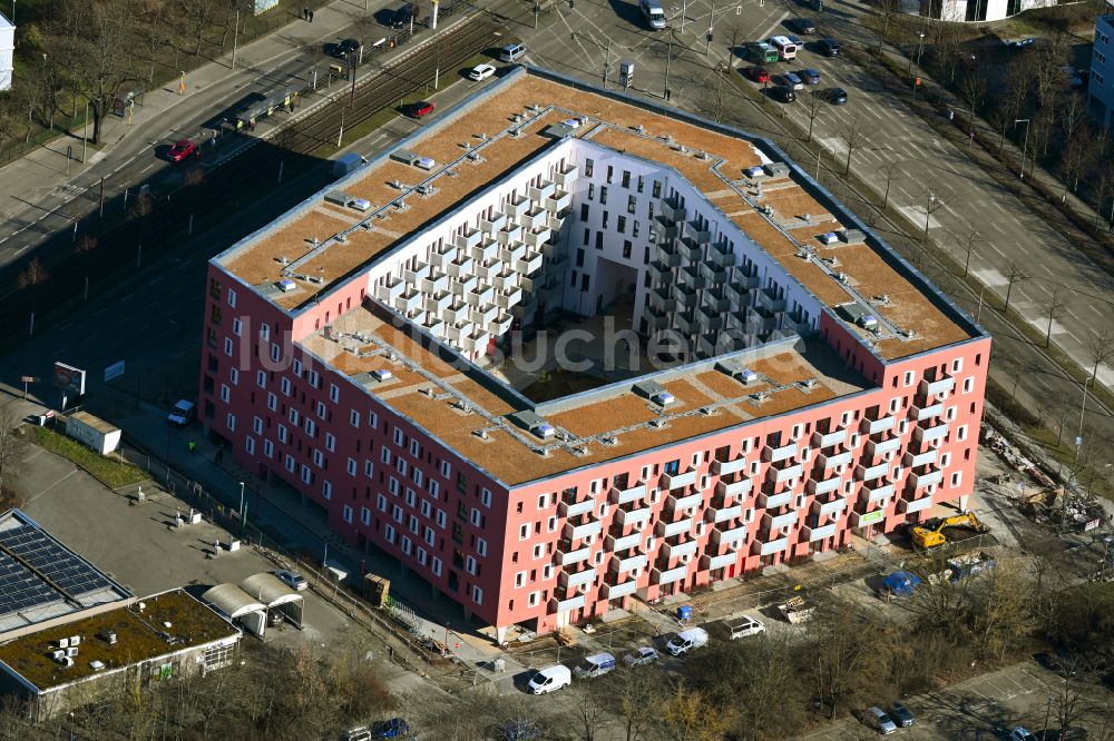 Berlin von oben - Baustelle zum Neubau eines Wohnhauses Pöhlbergstraße im Ortsteil Marzahn in Berlin, Deutschland