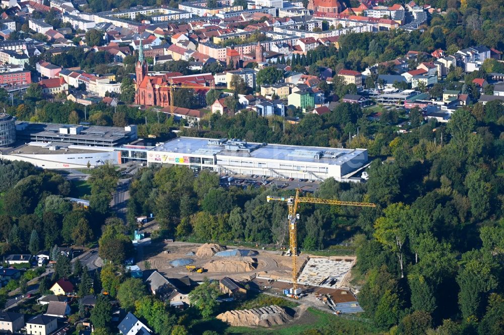 Luftaufnahme Bernau - Baustelle zum Neubau eines Wohnhauses des Projekts Panke Aue am Schönfelder Weg in Bernau im Bundesland Brandenburg, Deutschland